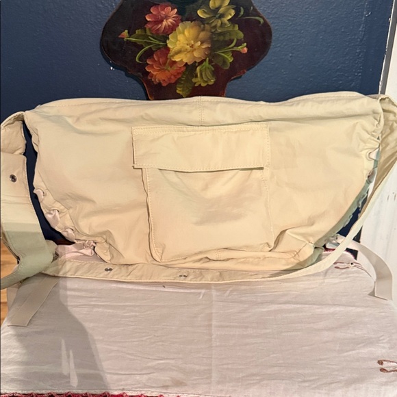 American Eagle Outfitters Cream Crossbody Bag - Picture 1 of 5